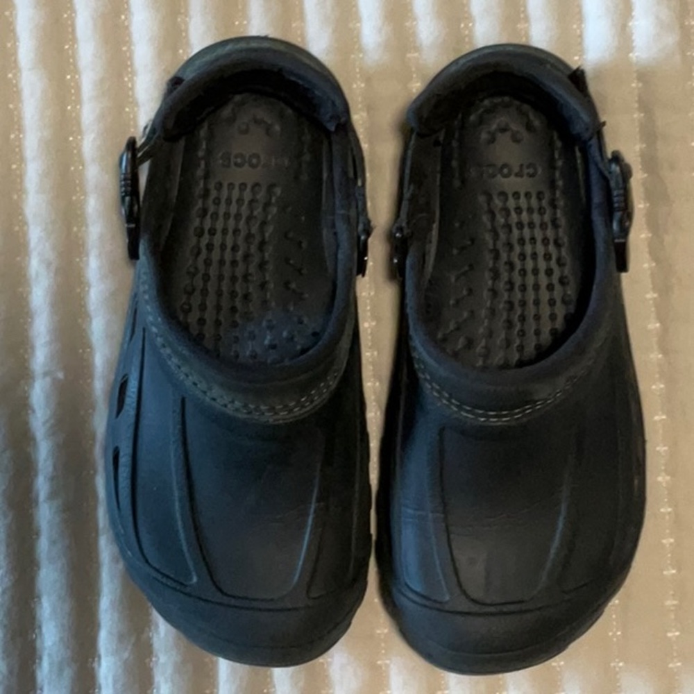 CROCS Black Adjustable Strap Clogs